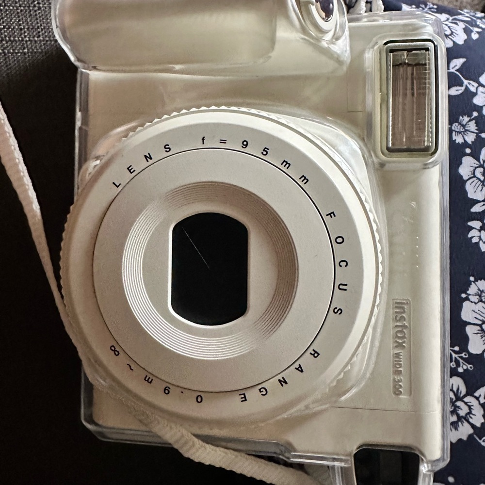 Fujifilm Instax Wide 300 in Classic White